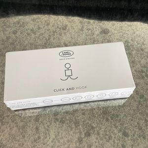 LAND ROVER click and hook accessory SEALED IN BOX